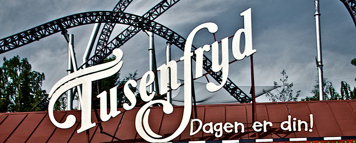 1200px-Tusenfryd_(1)